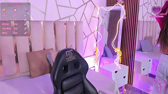 CYRUS TAY online show from April 16, 2026, 12:17 pm