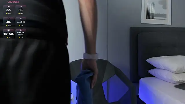 Tylerffoxx online show from February 25, 2026, 10:19 pm