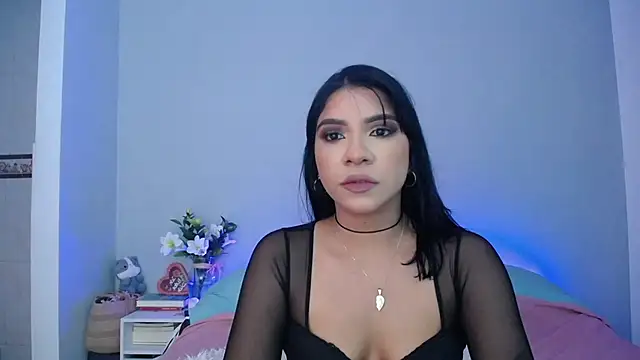 Laura-angeel online show from November 22, 2025, 7:24 pm