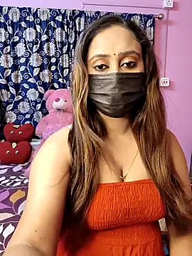 Cute-lusi online show from March 30, 2026, 6:42 pm