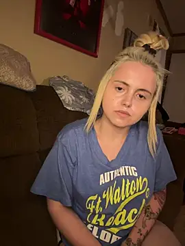 JuicyExxxperience online show from April 2, 2026, 10:24 am