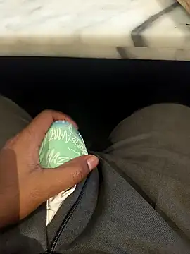 hotboy43339 online show from February 22, 2026, 2:24 am