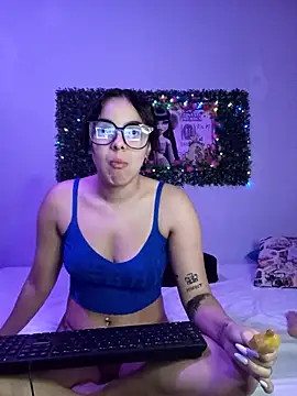 Snapshot of Sweet_Dirty_Baby chatting on October 24, 2025, 2:19 am Sweet Dirty Baby online show from October 24, 2025, 2:19 am