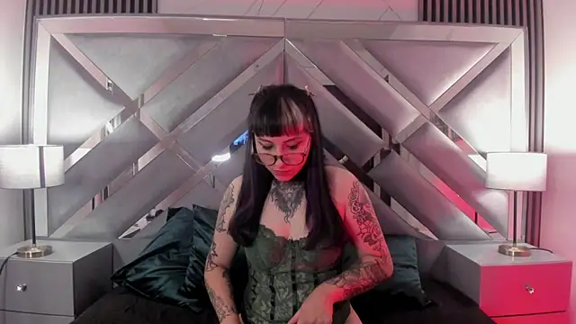 Ravenna666  online show from January 14, 2026, 12:22 pm