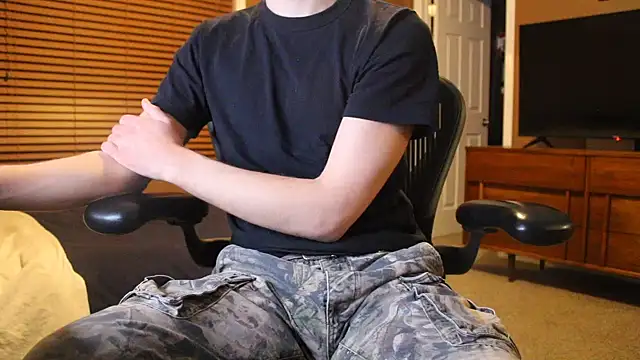 jjjjjfive online show from February 19, 2026, 2:18 am