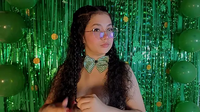 Snapshot of LunaRosse_ chatting on March 17, 2026, 11:24 am LunaRosse online show from March 17, 2026, 11:24 am