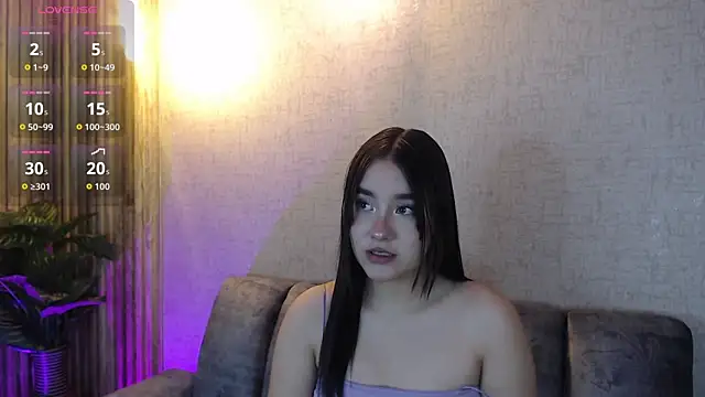 Snapshot of KimGarces chatting on November 4, 2025, 8:19 pm KimGarces online show from November 4, 2025, 8:19 pm