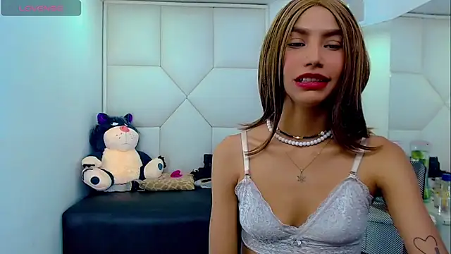 TifannyHott online show from October 26, 2025, 8:15 pm