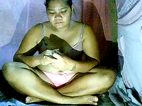 Snapshot of hotmom_carcar chatting on January 6, 2026, 2:43 pm hotmom carcar online show from January 6, 2026, 2:43 pm