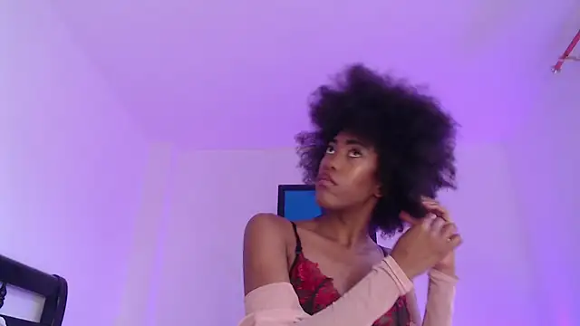 lucyymaximo online show from March 27, 2026, 7:13 pm