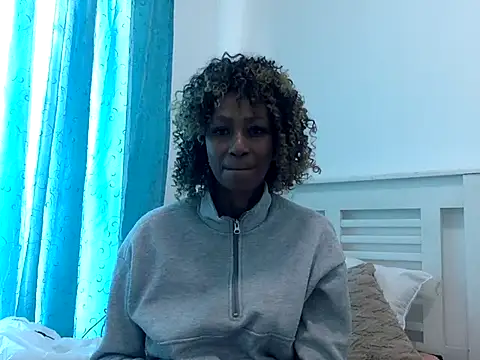 Snapshot of Teperalha chatting on November 3, 2025, 11:55 am Teperalha online show from November 3, 2025, 11:55 am