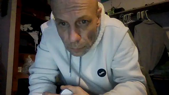 Snapshot of bifreakyfun chatting on February 3, 2026, 10:20 am bifreakyfun online show from February 3, 2026, 10:20 am