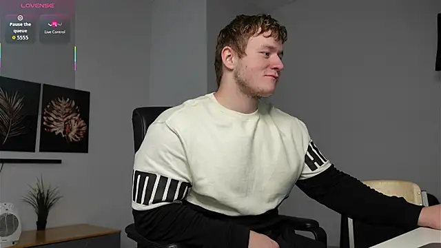 Richard Dullas online show from September 30, 2025, 12:21 pm