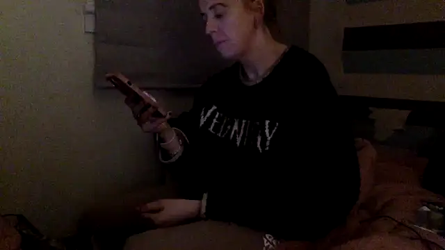 Snapshot of Bellababexox chatting on May 15, 2026, 11:23 pm Bellababexox online show from May 15, 2026, 11:23 pm