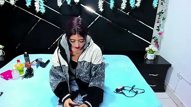  Maleja 19  online show from November 6, 2025, 2:56 am