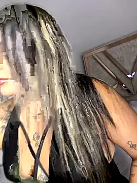 ashley-swift- online show from December 20, 2025, 8:21 am