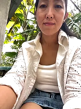 Huong-Ly online show from October 17, 2025, 3:20 am