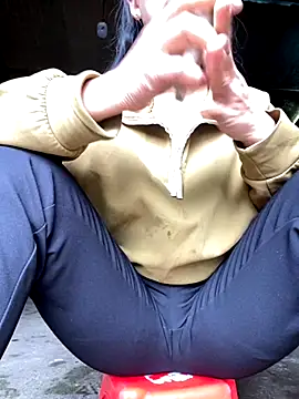 Huong-Ly online show from October 21, 2025, 3:07 am