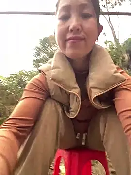 Huong-Ly online show from February 14, 2026, 9:06 am