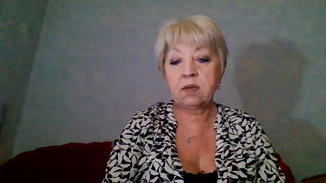 DianaQDream online show from June 6, 2026, 2:27 am
