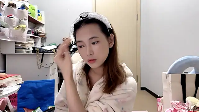 Snapshot of Ann-cookie chatting on May 14, 2026, 3:19 pm Ann-cookie online show from May 14, 2026, 3:19 pm