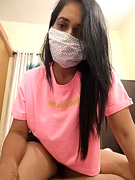 Snapshot of Curvyqueenz chatting on September 18, 2025, 6:10 pm Curvyqueenz online show from September 18, 2025, 6:10 pm