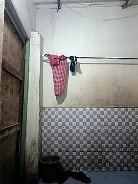 nughtytommy01 online show from April 4, 2026, 6:05 pm