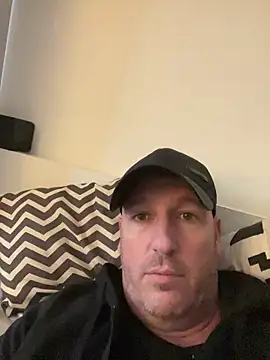 Snapshot of LesAmantsAE2 chatting on February 28, 2026, 2:51 pm LesAmantsAE2 online show from February 28, 2026, 2:51 pm