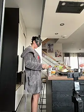 LesAmantsAE2 online show from April 1, 2026, 9:10 am