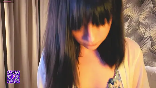 Honeey Beee online show from September 14, 2025, 7:02 pm