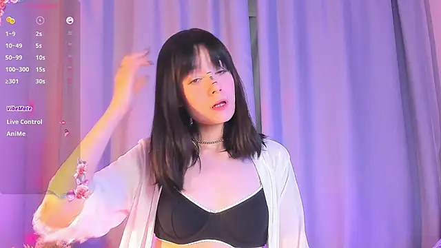 Honeey Beee online show from September 17, 2025, 7:15 pm