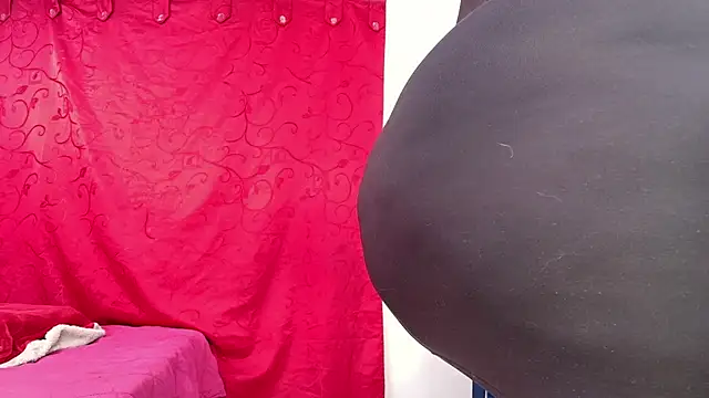 Snapshot of dominant_hipss chatting on October 10, 2025, 2:49 pm dominant hipss online show from October 10, 2025, 2:49 pm