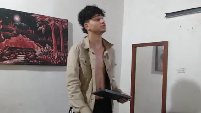 alice julls online show from October 26, 2025, 8:59 pm