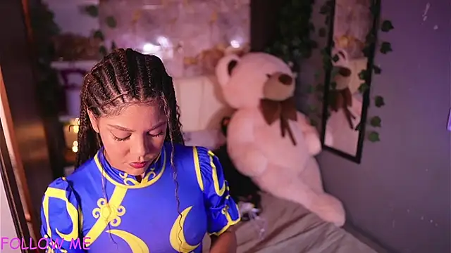 hannachris- online show from April 15, 2026, 12:17 am