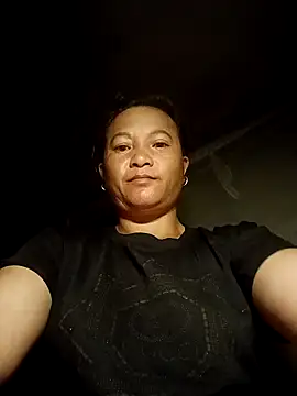 Love-Mama33 online show from September 30, 2025, 6:57 pm