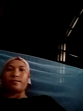 Love-Mama33 online show from October 7, 2025, 11:57 pm