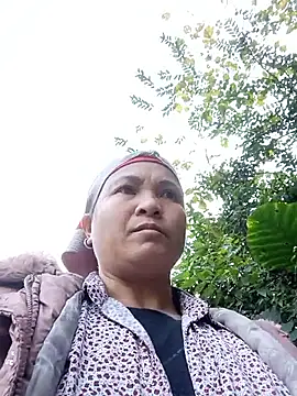 Love-Mama33 online show from November 25, 2025, 12:54 am