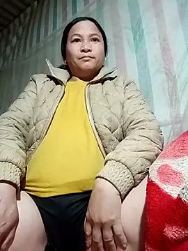 Love-Mama33 online show from February 8, 2026, 11:30 pm