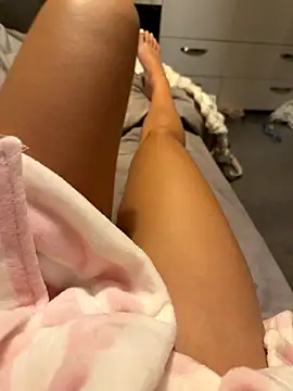 faithsfootsie22 online show from December 2, 2025, 7:42 pm