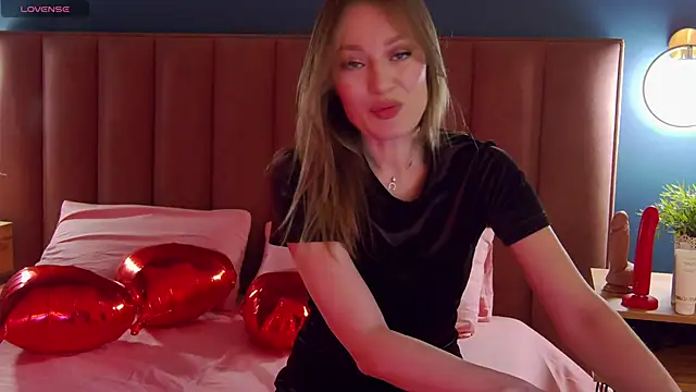 Snapshot of EvelynPoole chatting on February 19, 2026, 1:34 am EvelynPoole online show from February 19, 2026, 1:34 am