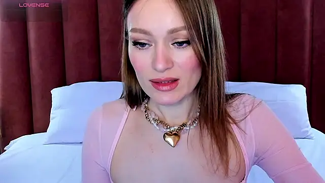 Snapshot of EvelynPoole chatting on April 13, 2026, 1:44 am EvelynPoole online show from April 13, 2026, 1:44 am