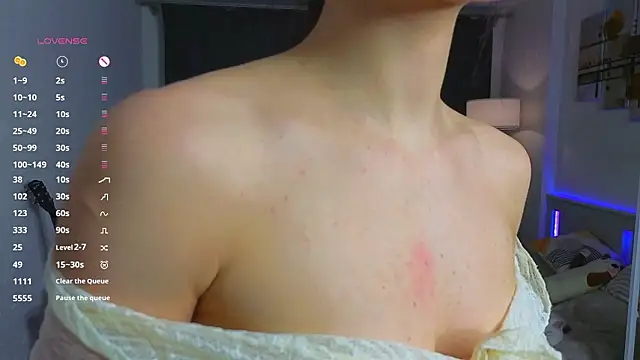 MimiLolll online show from February 8, 2026, 5:38 pm