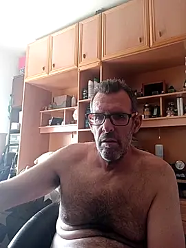Snapshot of gigolobcn chatting on April 18, 2026, 9:24 am gigolobcn online show from April 18, 2026, 9:24 am