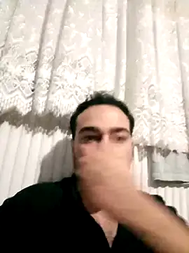 Aliii1657 online show from April 3, 2026, 9:13 pm