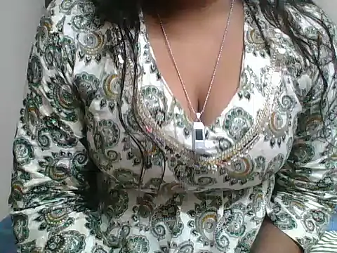 Snapshot of Kaluxx chatting on November 9, 2025, 1:53 pm Kaluxx online show from November 9, 2025, 1:53 pm