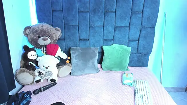 ValentinaKlean online show from February 1, 2026, 3:38 am