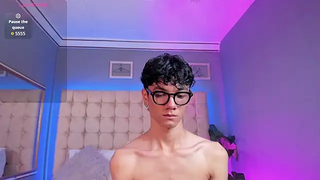 Snapshot of Phillicious__ chatting on September 19, 2025, 9:48 pm Phillicious online show from September 19, 2025, 9:48 pm