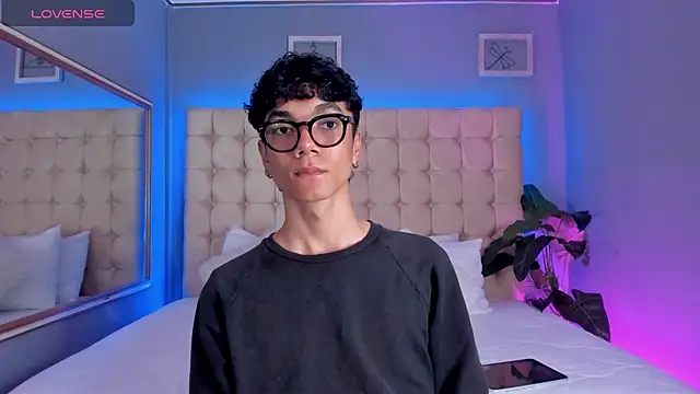 Snapshot of Phillicious__ chatting on September 22, 2025, 9:28 pm Phillicious online show from September 22, 2025, 9:28 pm