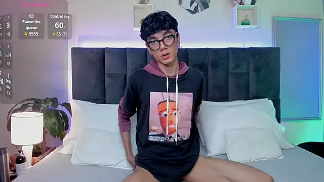 Snapshot of Phillicious__ chatting on October 3, 2025, 9:12 pm Phillicious online show from October 3, 2025, 9:12 pm