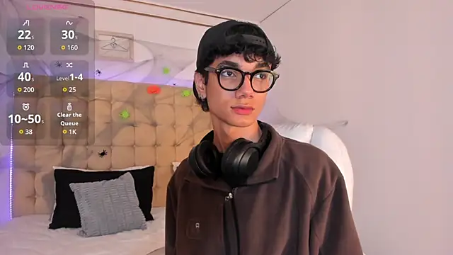 Snapshot of Phillicious__ chatting on October 15, 2025, 12:00 am Phillicious online show from October 15, 2025, 12:00 am